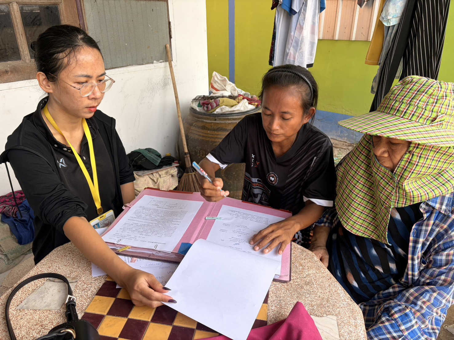 title - ส.ป.ก.นครปฐม ลงพื้นที่จัดทำข้อตกลงต่อท้ายสัญญากู้ยืมเงินกองทุนการปฏิรูปที่ดินเพื่อเกษตรกรรม